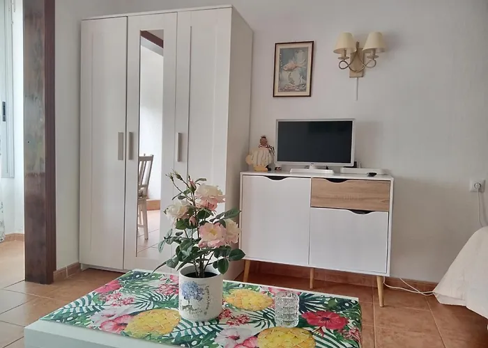 Luminoso Y Tranquilo Estudio Zona Botanico Lägenhet